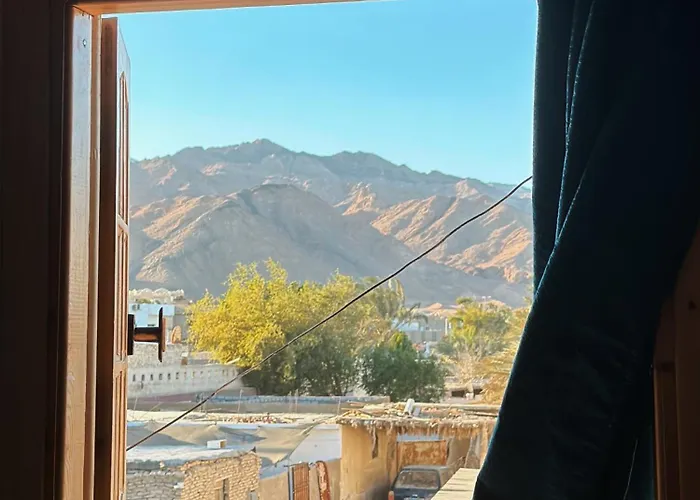 Bedouin Hostel- دار البدوي *